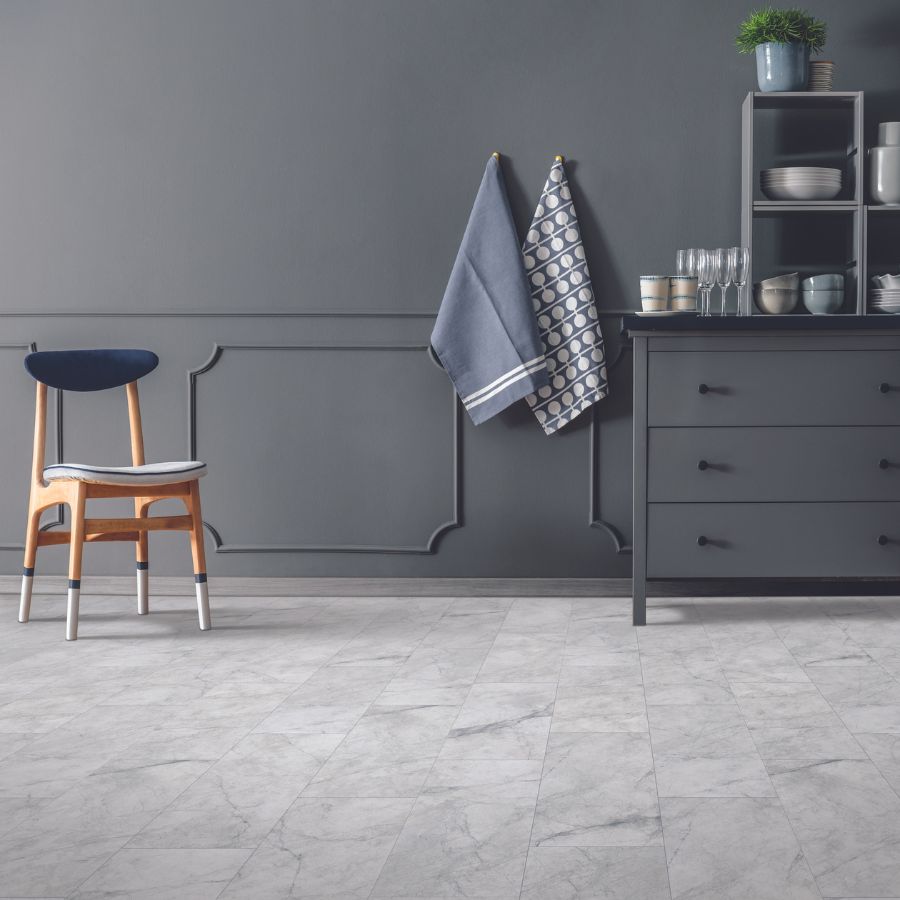 Tile flooring in a foyer